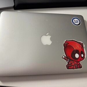 Apple Macbook pro a1502 early 2015 2.7 GHZ Intel Core i5 8GB